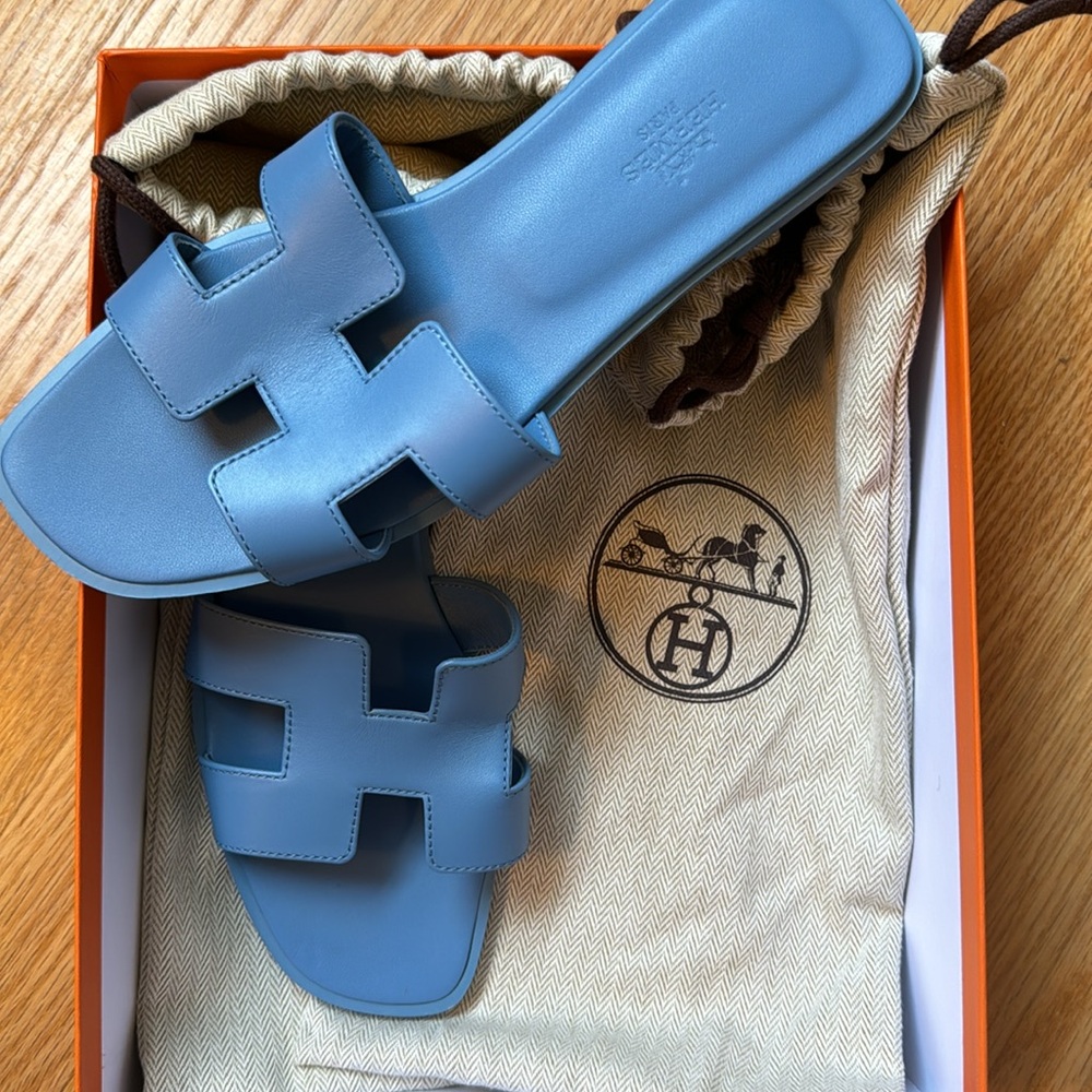 Like-NEW Hermes Oran Sandal
